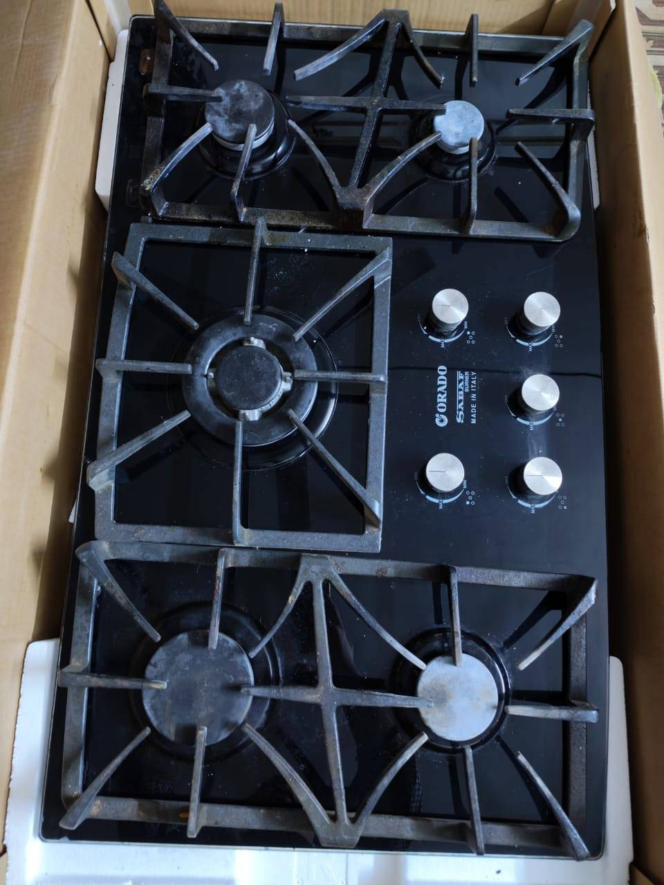 طباخ غاز Built-in (دفن داخل الكاونتر ) ايطالي 
ماركة Corado (كورادو) 
المشاعل بنظام نوزل   خمس مشاعل 
 السطح زجاج حراري   
مستخدم بحالة ممتازة 
للاستفسار ***********
