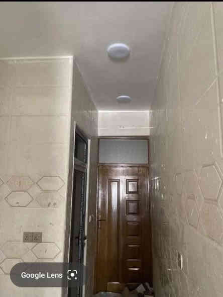 السلام عليكم مشتمل للايجار المساحه 50م قاطين مسلح تسليم مفتاح بعده ممسكون يتكون من طرمه استقبال صاله مطبخ خدمات منور غرفه 
ط2  غرفتين منور خدمات 
العنوان الشعب مقابيل سوك 4000
سعر ايجاره مناسب
للاستفسار اكثر الاتصال او مراجعه مكتب الشارقه للعقار موبايل *********** ابو يوسف
