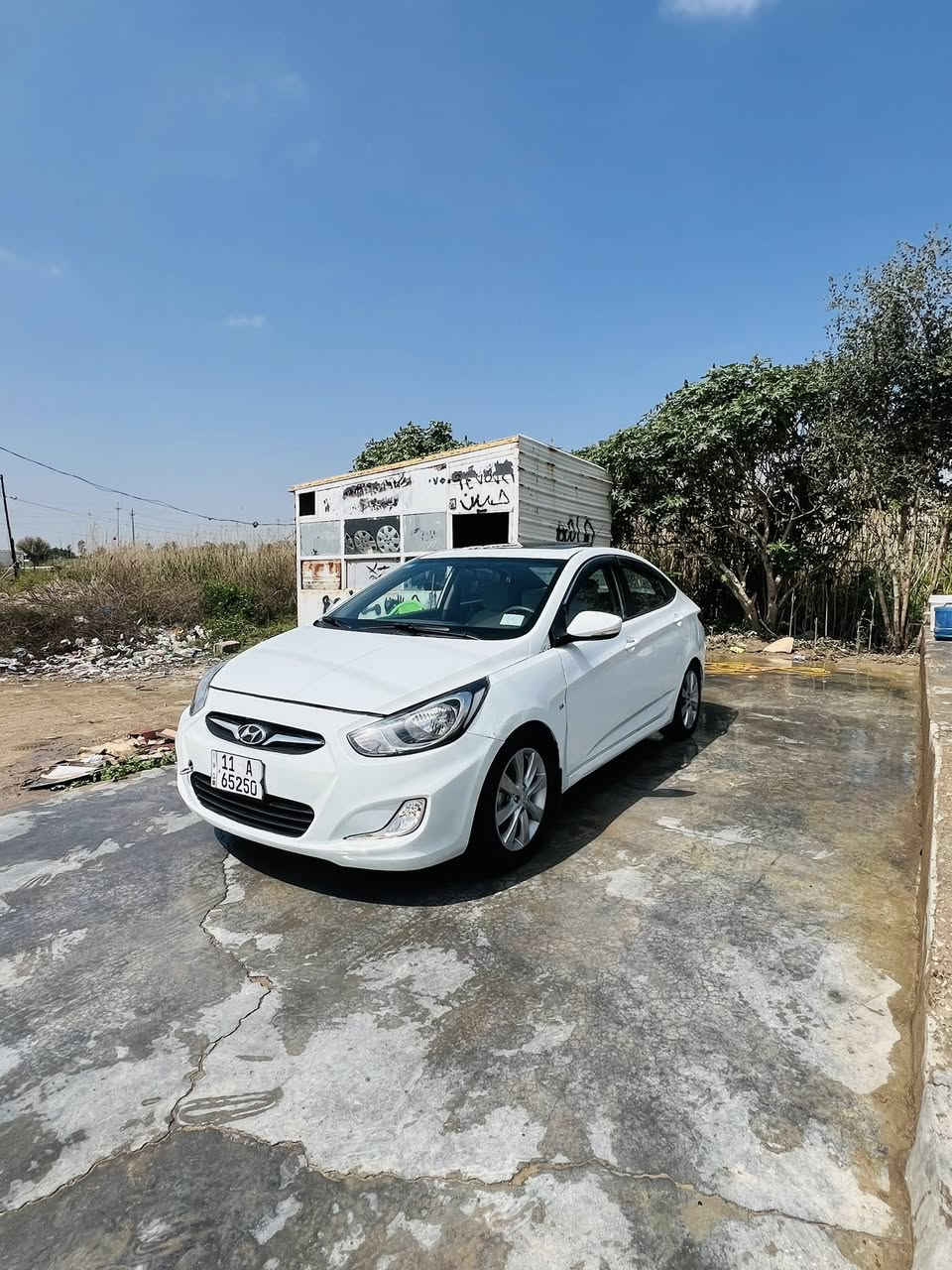 سلام عليكم للبيع اكسنت موديل ١٢خليجي فول موصفات بلو بيها ٣ قطع خلفي صبغ وبيها تعديل بلحوض مكينه ١٦٠٠دوش نضيفه حيل وكير فول كهربائيات جاهزه تخم تاير موصفات فتحه تحكمات جهتين جلد داخل لونين تجوه ويلكب ١٦ اشاير بلمري حساس بريك دسك امامي خلفي  السعر ٧٨ وبيها مجال مكاني بغداد اليوسفيه رقمي ***********
