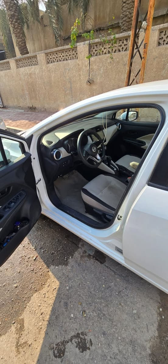 نيسان صني 2021 مكسيكي ماشي 40,000 سيارة كفالة من كلشي ضربة صبغ حدادية مكينة تبريد كله محسن تكسي ما مشتغلة رايده ١٢٥$ وبيه مجال ***********

