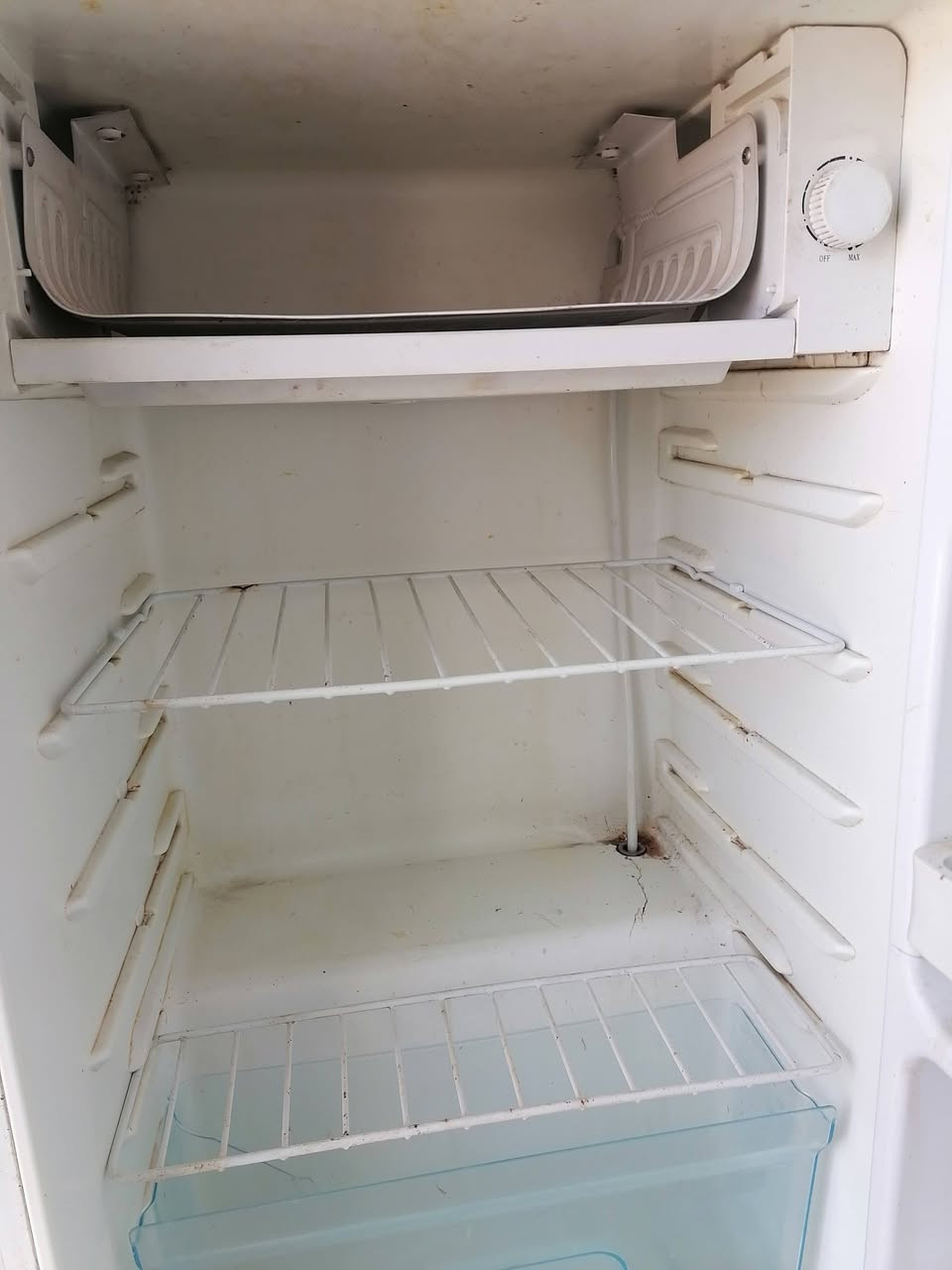 السلام عليكم ثلاجه للبيع شرط الشغل والتجميد مكان سوق الشيوخ الحي العسكري
***********
