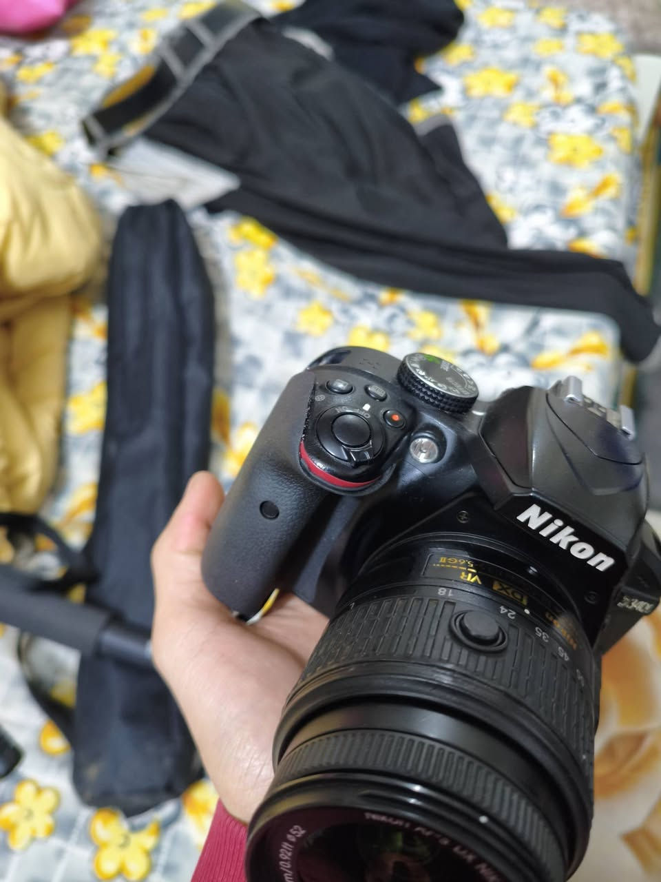 اسلام عليكم نيكون d3400 نضيفه كلش مع جنطه او رام او شاحنه او بطاريه او حزام مكاني بابل الحله توصيل ماعندي  *********** انطيني سعر معقول او بلعافيه
