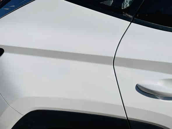 السلام عليكم 
اقرة المنشور قبل لا تتصل كلشي موضح 
توسان خليجي 2024 قمارة حديد  رقم بغداد بأسمي تحويل مباشر 
ماشية 17 الف كيلو  
السيارة صار  بيها شخط  ومكحل على كدة فقط 
موضح بالصور قبل وبعد التكحيل  وموجود فديو شوف بعينك 
وصبغ ربع الدعامية الامامية 
السعر 217 وبيها مجال   
مكانها بغداد 
***********
