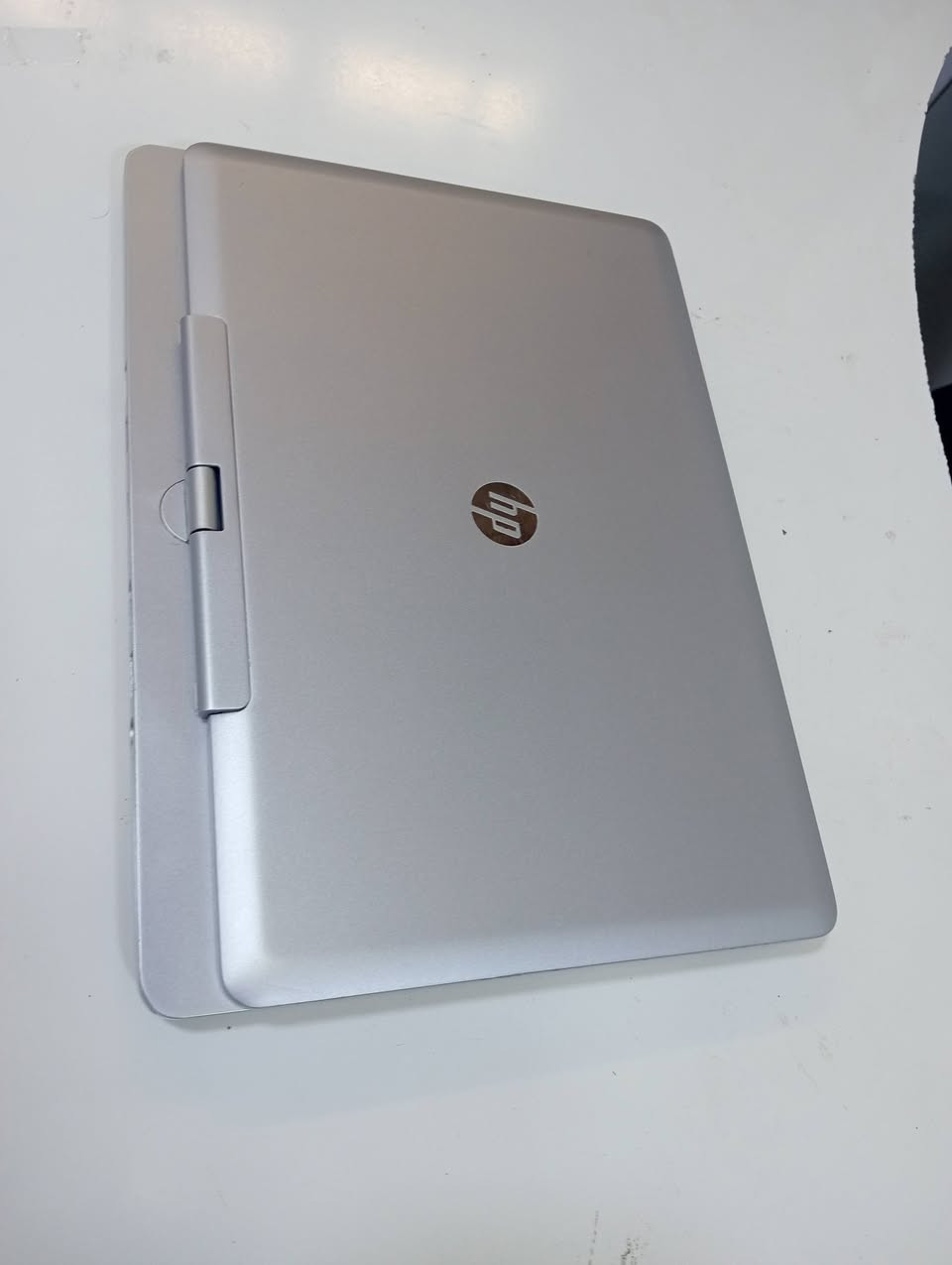 السلام عليكم لابتوب hp  نضيف جدا مواصفات مرتبه موجوده المواصفات بالصور للاستفسار خاص او الاتصال على ***********
