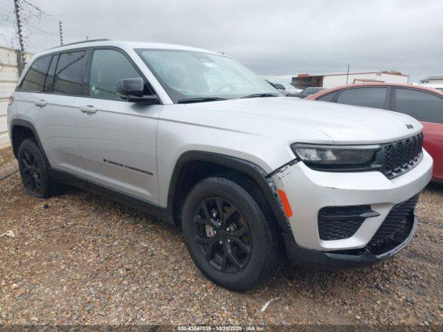 #JEEP
#CHEROKEE
#GRANDCHEROKEE

🇮🇶🇮🇶للتصدير للسوق العراقي🇮🇶🇮🇶

JEEP GRAND CHEROKEE ALTITUDE BLACK TOP 4x4 2024.
                    

اللون : سلفر.
الموديل : 2024.
المسافة المقطوعه : 53،000 M 
سعة المحرك : 3600cc
الايرباجات : سليم.
الضرر: موضح بالصور ( الشباك السفلي وتم تصليح الراديترات الاصلية) .
** وصل مع السيارة الرادار الامامي والاصلي والقاعده**

داخل اطراف جلد أسود وسط الكنتارا
تحكم بالستيرن
شاشة امامية
كرسي السائق كهرباء
تدفئة مقاعد امامية
تدفئة ستيرن
خاصية دخول بدون مفتاح
كاميرا خلفية
رادار امامي 
رادار جانبي
تحديد مسرب 
مثبت سرعة تفاعلي
تشغيل عن بعد
باب الصندوق كهرباء
نظام STOP/START ENGINE
شاحن موبايل وايرلس
حساسات خلفية
اوتو بريك خلفي
هاند بريك كهربائي (بصمة)
اضوية امامية LED
اضوية امامية زينون عالي/واطي
4 وضعيات قيادة
اضوية خلفية LED

 
للاستفسار : ***********
‎للاستفسار : ***********

‎العنوان : المنطقة الحرة - شارع 12 جنوب - معرض البدوي لتجارة .السيارات
