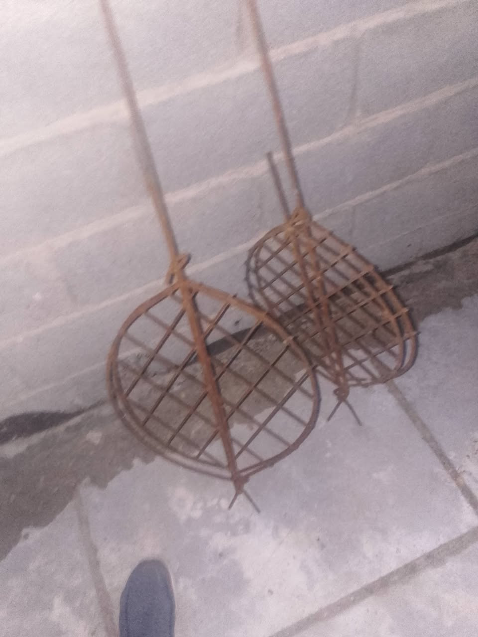 للبيع شوايه وعارضه وهلاسه  وحوض شوايات  *********** بغداد مدينه الصدر
