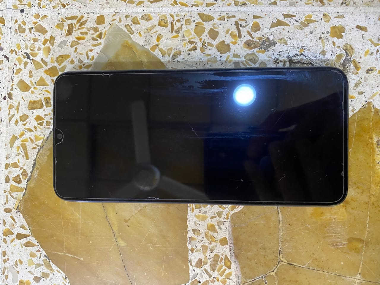 السلام عليكم مبايل HONOR  X6 ذاكره١٢٨ رام ٤معالج media tek نضام magicOS
السعر150وبي مجال بسيط حك الجيه


**إذا كنت صاحب هذا الإعلان وتريد حذفه لأي سبب، رجاءا أرسل رسالة إلى الدعم الفني**
