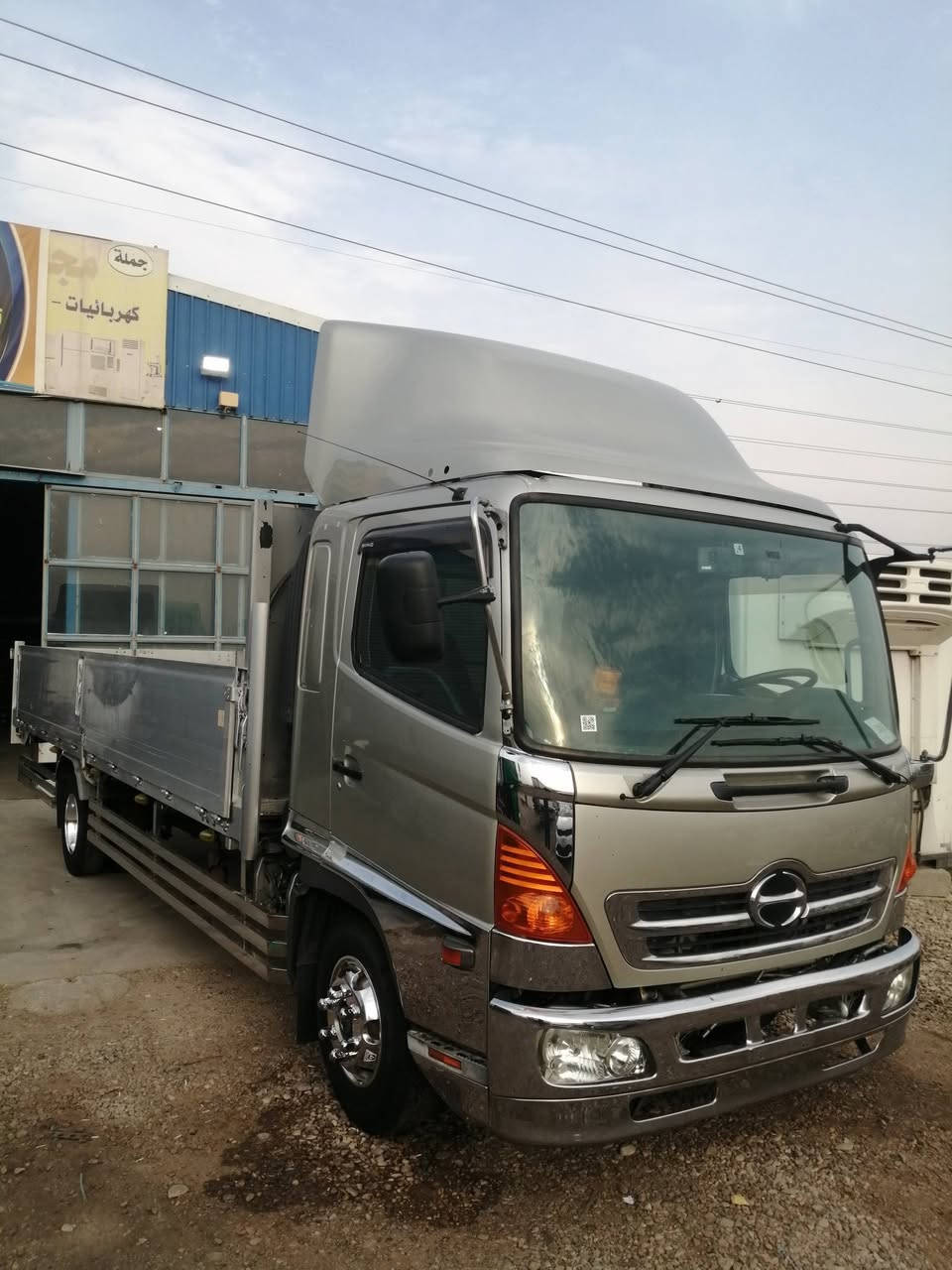 سلام عليكم هينو شيطان للبيع موديل 23 دخول جديد مكينه 6 سوبر طول سته وربع مكفوله العنوان واسط الصويرة ***********
