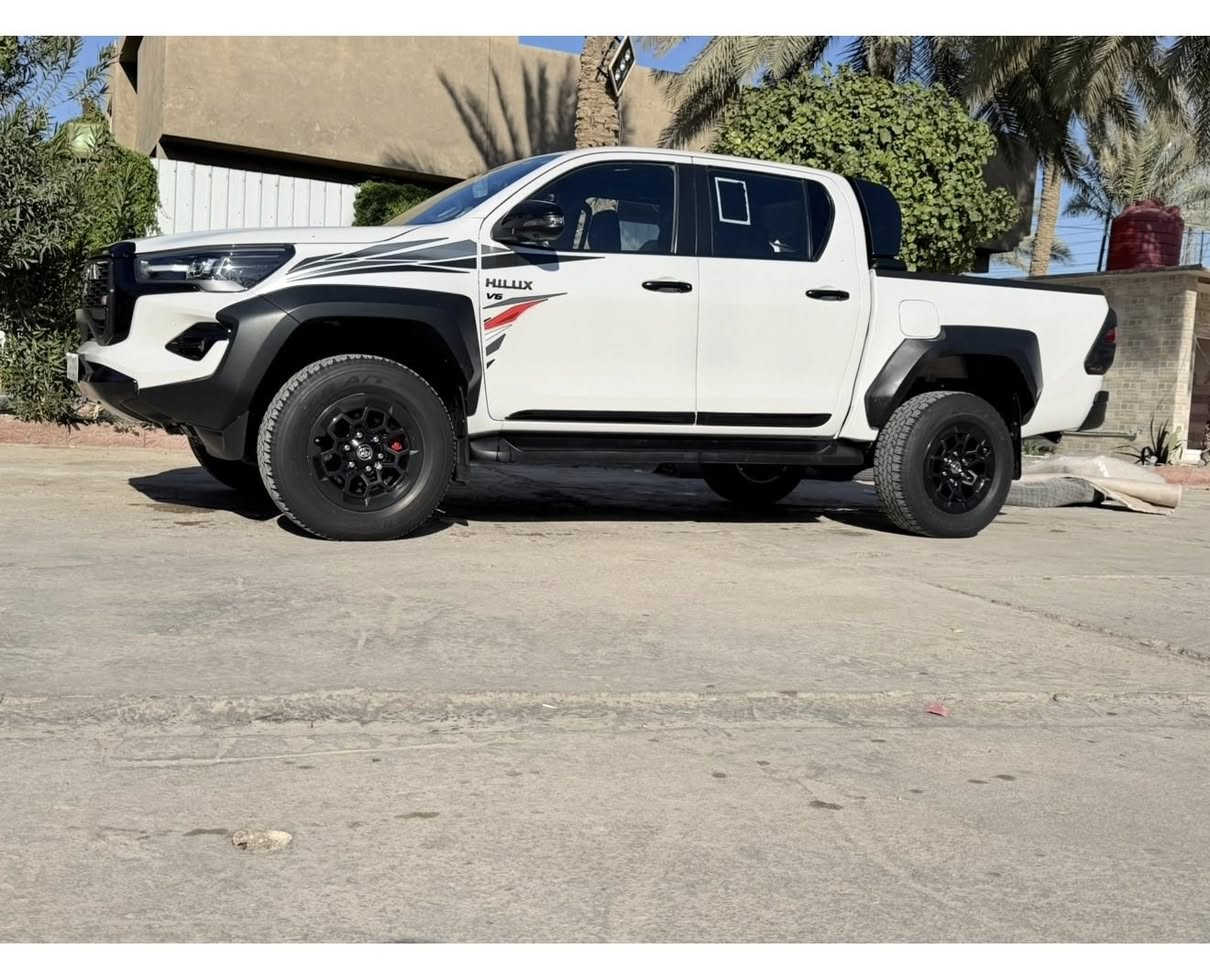 تويتا هايلوكس GR   2024   سعودي 
رقم اربيل 
منفاخ  ودبل سنتر لك.    للبيع 
زيرو ماشيه ( 11 ) الف 
كفالة  عامه 
استخدام شخصي 
جديد بحالة الوكالة  على وضع الشركة
مكينة V6
شفات ستيرن
كامرات 360
تحكمات كامله 
دخول ذكي
3 انضمه قيادة
كشن كهرباء 
كشنات جلد +  
سونر موجود بل منشور 
سعر 1
435 
للاستفسار. *********** مكان سياره كربلاء
