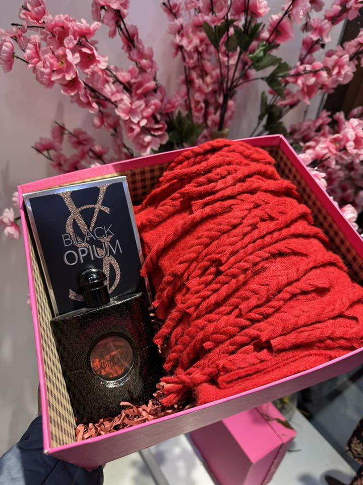 بوكسات عيد الحب جاهزة او نجهزها الكم مثل ماتحبون🥰
التوصيل مجاني داخل الزيتون
او زورونا للبوتيك عنواننا سايدين الزيتون قرب صيدلية سروران
Mila boutique🎀
للحجز دايركت📩
او واتس  *********** 
متوفر بالبوتيك(البسة نسائية، مكياج ، عطور، البسة داخلية،هدايا )
