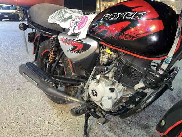 سلام عليكم بوكسر ٢٣ بدون اوراق اكفلك سرقه وعشاير السبب (صاحبه متوفي والدراجه بأسمه عنده اولاد ولازم قسام شرعي) الدراجه نشطه ومكفوله كير ومحرك وكهربائيات وكلشي بيها كامل بس مجرد اوراقها لحد يكسر بيها اني محتاج ودابيع اريد اخذ مرقم  هذا رقمي بي واتساب فقط ***********
