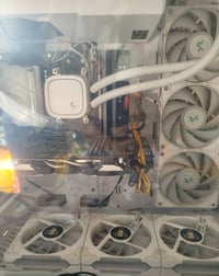 كيس كيمنك للبيع مواصفاته ادناه :   Gtx 1080 msi armor 8gb Amd ryzen 5 ...