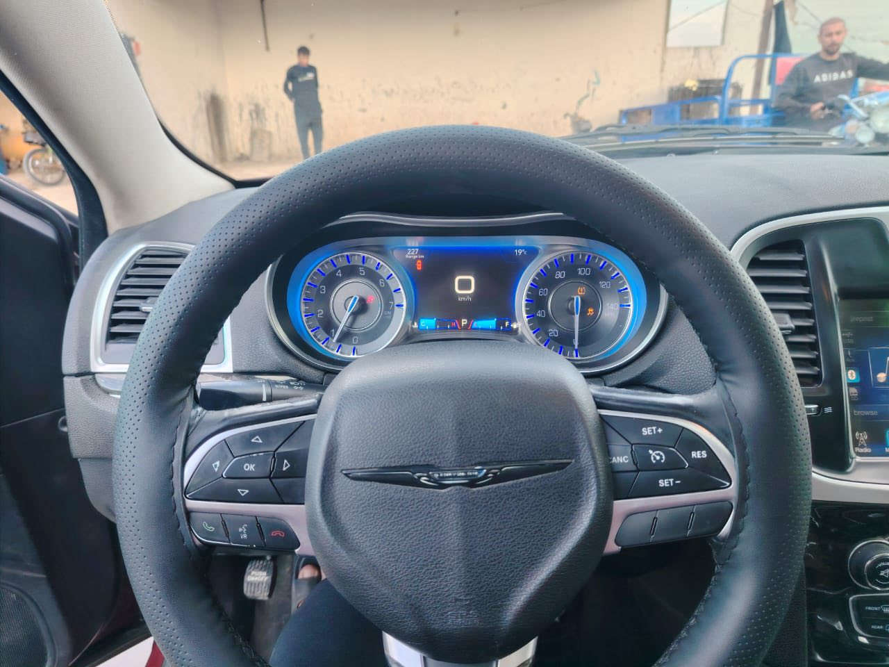 كرايسلر موديل 16اصل
داخله كلين السياره  ب العراق بيها 3قطع 
مكينه 3600بسمي تحويل مباشر 

فول عده الرادار 

كشنات تدفئه تبريد 

هيتر ستيرن 

كشنات خزن 

برده خلفيه 

وبيها مواصفات بعد 

كير مكينه خير من الله 

مكانها الغزالية 

السعر 180

***********
