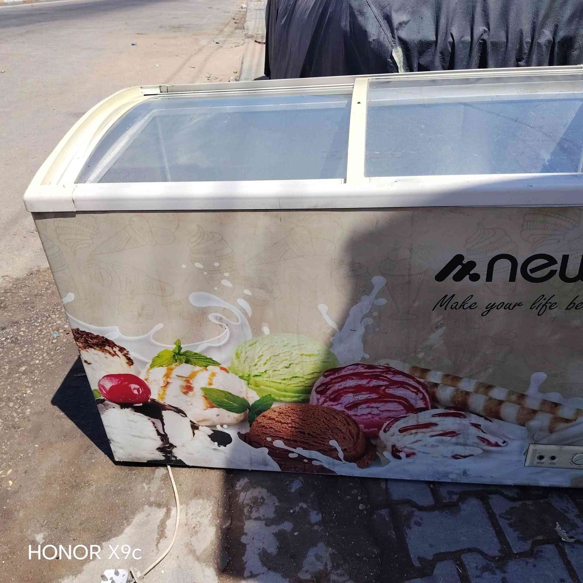 سلام عليكم. للبيع مجمده عارضه يمكن معوزه غازلان تبريد ضعيف شغاله ابيع هالموجود طك نازل ب90الف بلاش وميز جام خانه 
طول متر ونص المنيوم الجامه الفوك مكسور نص منها فقط ابيع عالموجود طك نازل بسعر 40 ألف مكاني كربلاء حي اليرموك قرب مدرسة 🏫 مسلم بن عوسجه ( كربلاء سابقاً)  اسواق ابوجعفر ***********
