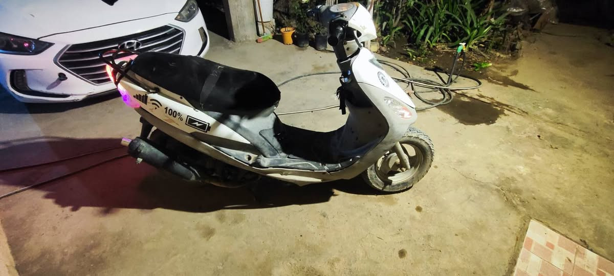 السلام عليكم 
ماكس منغولي نضيفه مفتوحه للبيع  شغاله هندر سلف شغال بس عوزه باتري الدراجه كهربائيات شغاله مكاني كربلاء طويريج *********** السعر 300 وبيه مجال بسيط صالنصه  FM
