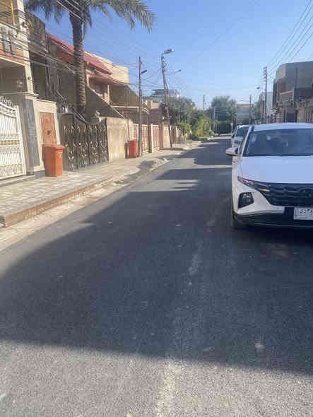 بيت قطع 133م ألواجهة5.32م *25م م651 خلف مثلجات شوكولاتة للاستفسار *********** او مراجعة مكتبنا في شارع البصرة قرب جامع صاحب ألبراق
