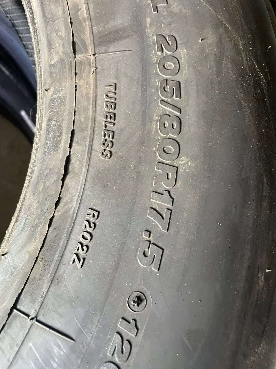 تاير كوستر برجستون الحجم 17:5 جديد 
مكاني مجمع مشن بغداد متوفر جملة و مفرد  *********** واتساب
