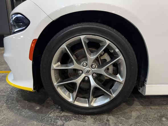 جارجر 2023 GT

اللون : ابيض

سعه المحرك : 3.6 vvt

المسافه المقطوعه :  39673 mi

----------------------------------

🚘 المواصفات 🚘

وارد امريكي  🇺🇸

بصمه

شاشه

كاميرا

كراسي كهرباء

حساس خلفي

تحكم مسجل

تحكم سرعه

فرش مخمل

ويل 20

اضويه اماميه و خلفيه LED

----------------------------------

⭕️ حادث السياره الدعاميه الاماميه تصليح و صبغ جهة اليمين  - الحادث مرفق مع الصور ⭕️

الايرباكات: ايرباك ستيرنج و ركبه و دشبول فاتح باقي الايرباكات سليمه

مكان السيارة بغداد معارض البياع

للتواصل / *********** يتوفر واتساب
