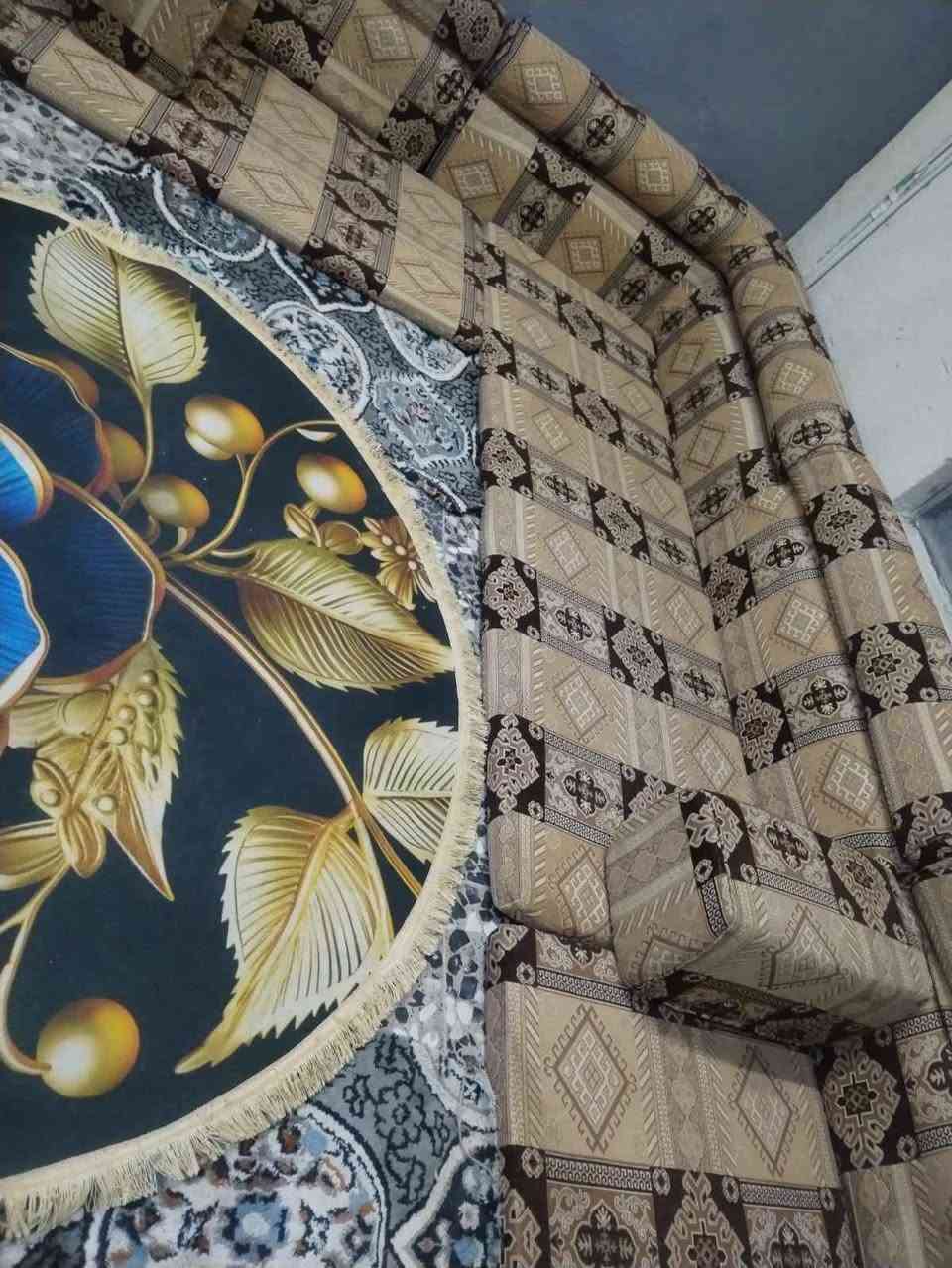 .. جلسة عربية كويتي اصلية وجهين نفس القماش مستعمل نضيفة 19 متر 9 منادر 18 ضهر 2 زواية تكيات 8 السعر 300 العنوان البصرة الجبيلة شارع السايلو قرب كرفان المختار *********** البصرة, العراق
