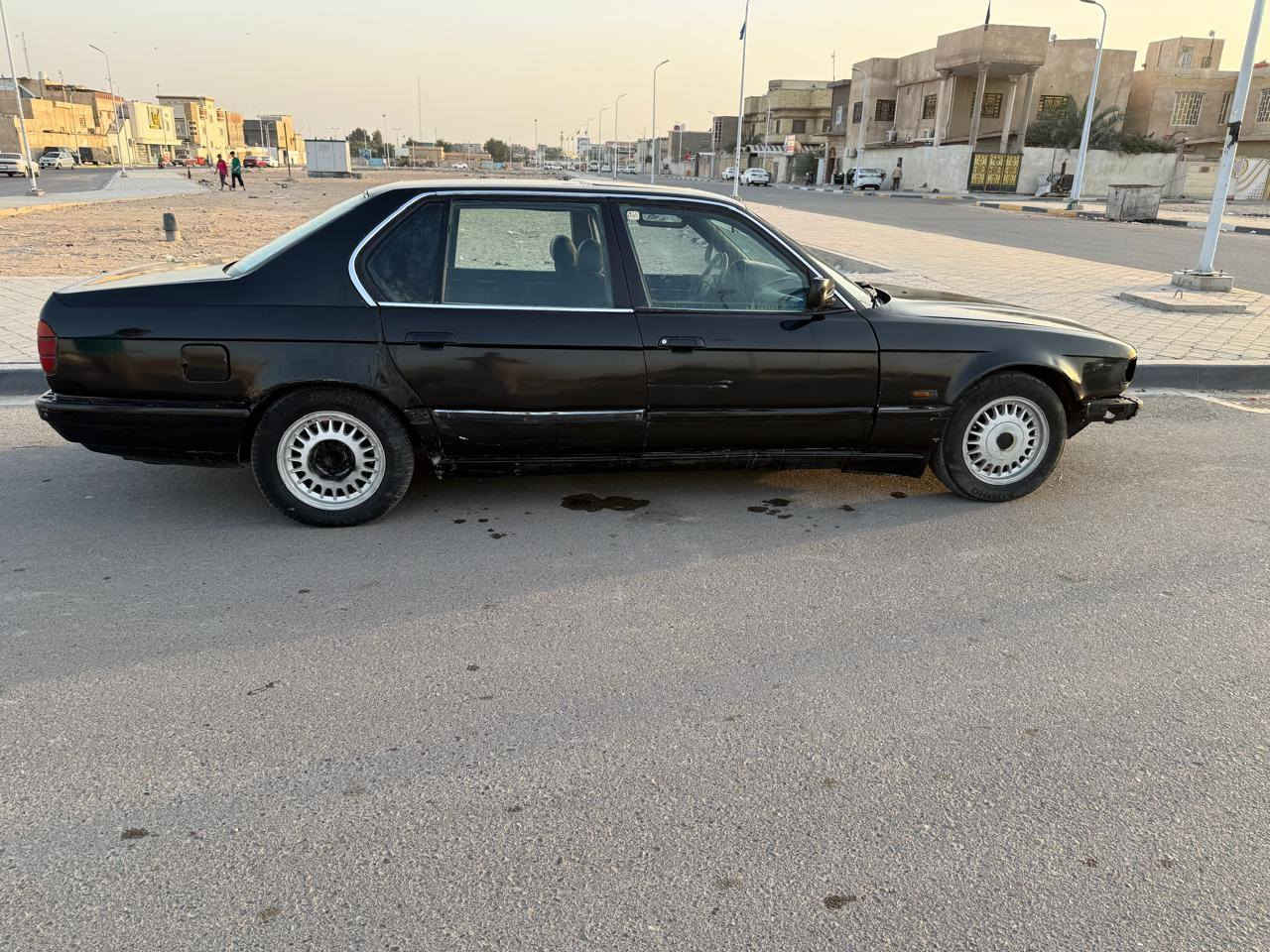 السلام عليكم بي ام 735 موديل 1990 رقم ديالى مشروع وطني  سنويه منتهية من ٢٠  راعية بالناصرية يريد تحويل السيارة حلوه وخير من الله السعر ٢٧ ورقة بيه مجال للشراي كفاله اصوليات  عيب شرعي كفاله كفاله تعال وقلب بعينك والشراي اني بخدمتك رقمي ***********  مكاني البصرة الزبير الزبير, البصرة
