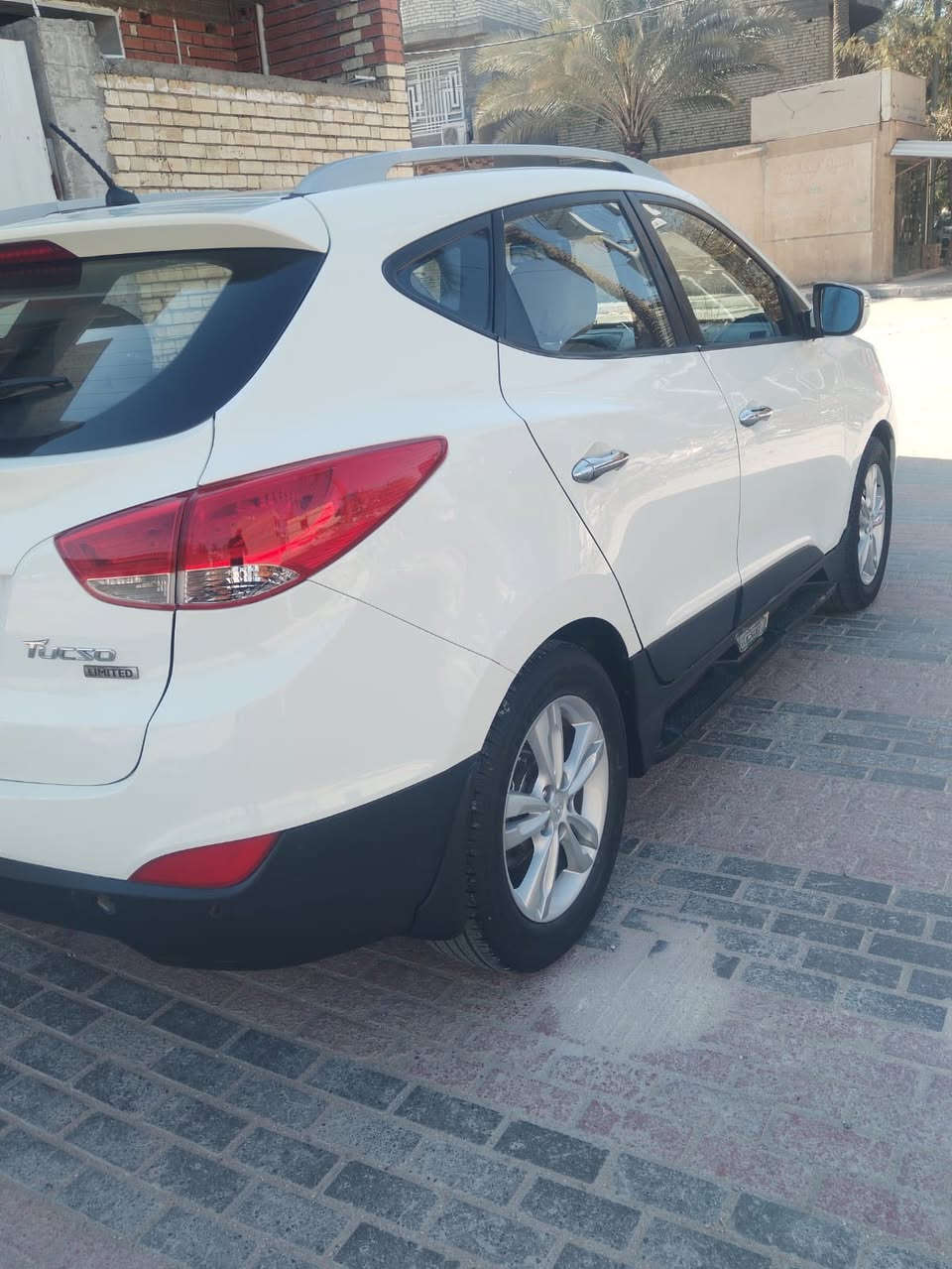 سلام عليكم
للبيع توسان 2011 خليجي سياره جديده جاهزه من كلشي 
فول موصفات للأخير 
مكينه2400دوش 
مكيه كير حداديه تخم تاير تبريد 
كله جديد رقم بغداد مشروع وطني تحويل ثاني يوم السعر 134وبيها مجال لاتصال***********
مكان السياره كربلاء قرب لامام عون
