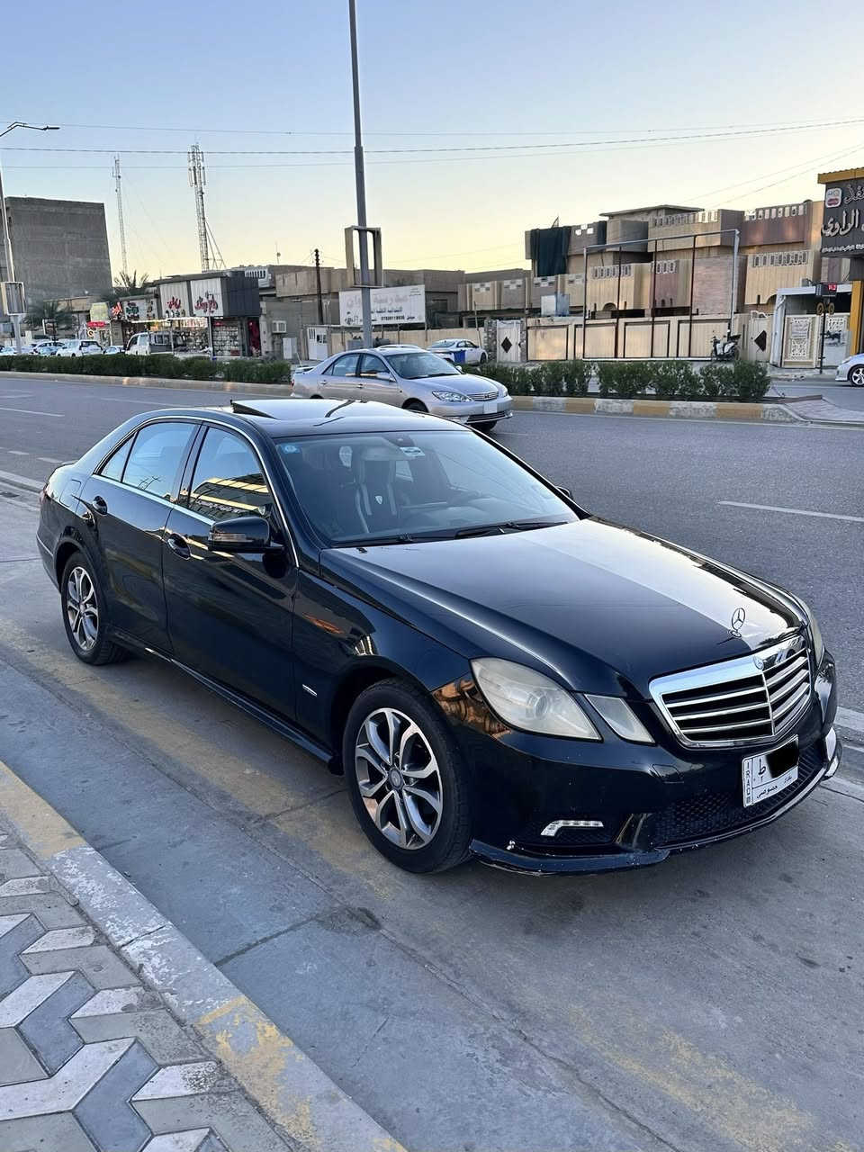 ي
للبيع مرسيدس E200 موديل 2010 وارد خليجي
ماشيه 150 ألف كم

💰 السعر: 150 ورقة و بيها مجال بسيط

🚗 المواصفات:

* كت كامل AMG خارجي
* جنوط AMG
* دوسات AMG
* سبايدر
* دركسيون رياضي
* فتحه سقف
* شاشة وسطية
* نظام صوت وكالة
* حساسات أمامية وخلفية
* كاميرا خلفية
* مثبت سرعة
* مقاعد قماش وكالة
* تحكم بالمقود
* زجاج كهرباء كامل
* سنتر لوك

📍مكان السياره الفلوجه

الرقم للتواصل 

‭٠٧٨٢ ٤٨٥ ٦١٧٩‬
‭٠٧٥١ ٢٦٤ ٥٥٠٢‬
