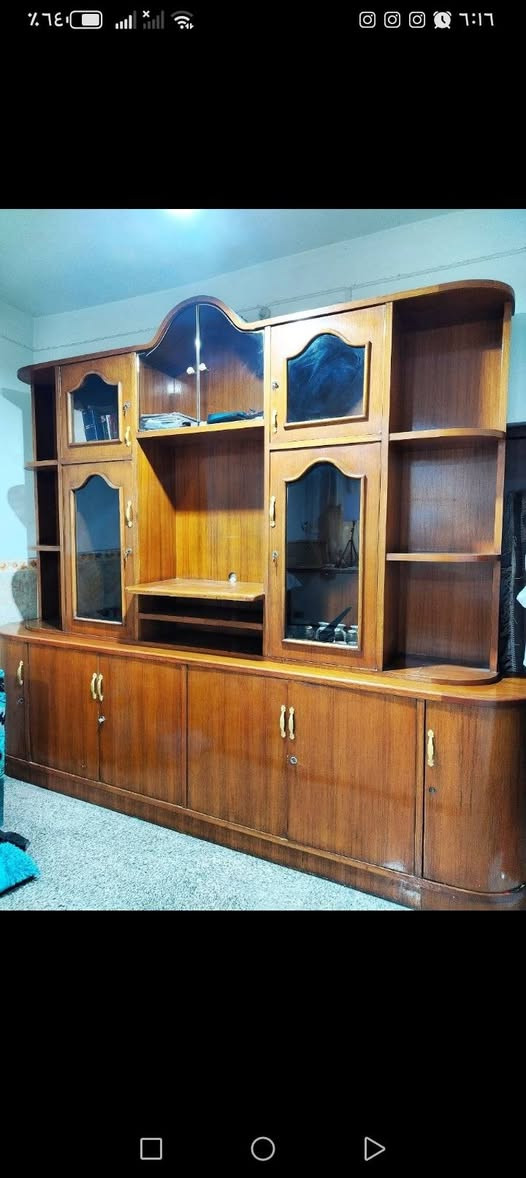السلام عليكم معرض للبيع اخو الجديد تسگام كله صاج داخل وخارج منفصل قطعتين ارتفاعه مترتين ونص وعرضه ٣ متر مكانه طويريج حي الشهداء سعره ٦٠٠ ورقمي ***********
