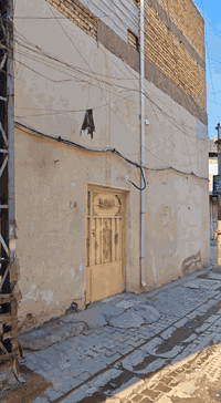 : نص قطعة 72متر( مربعة ركن)  تحتوي  على أستقبال و 3 غرف نوم طابقين  ال...