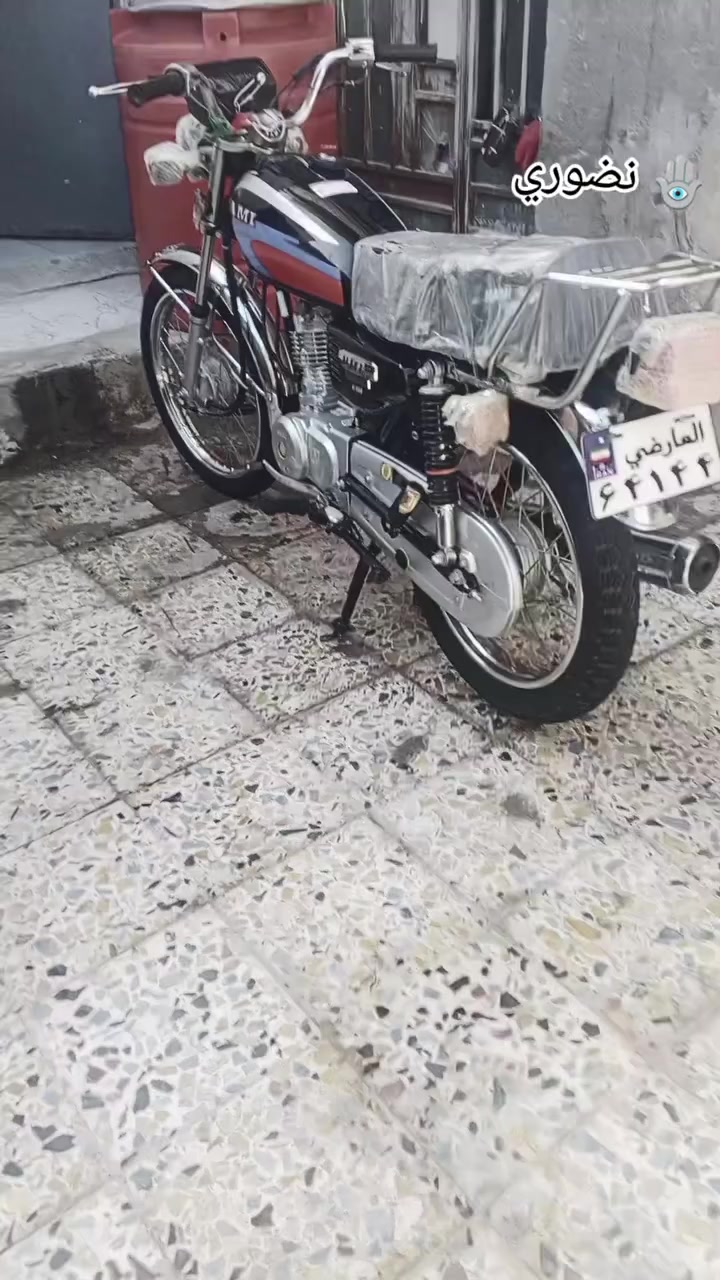 السلام عليكم شباب دراجه نامه للبيع دراجه نظيفه وعلي شرط النظافه ومقفوله من الشاصي للماك وش الراي انا بخدمته ***********
