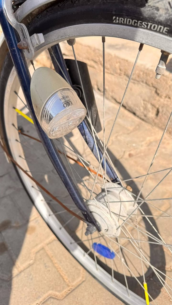 بايسكل سياحي مديل 2015 جديد وكاله نقص برغي ما بيه هوه وغراضه بـ٩٠ قفل🔒 للاستفسار ***********
