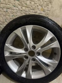 تاير واحد • 17 بوصة • نضيف