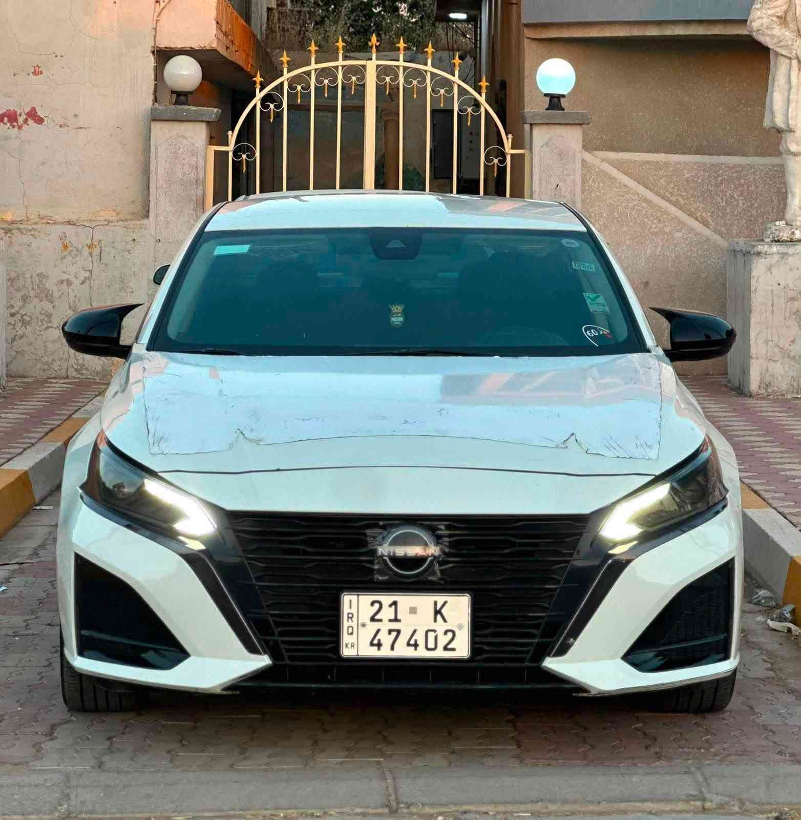 للبيع التيما 
السعر 137 بيها مجال بسيط 
*********** 
موديل 2023 
الون ابيض 
تحكم ستيرن 
تثبيت سرعه 
كاميرا خلفي 
رادار 360 درجة 
تايرات جديد 
ويل SL
ماشيه 59 
تشغيل عن بعد 
تبريد ثلج 
بجم امامي خلفي كبس 
رقم شاصي وسونار بلمنشور 
مكان السياره ديالى خانقين

