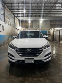 توسان ٢٠١٧ • محرك ٢٠٠٠ • ماشيه ١٥٠ الف