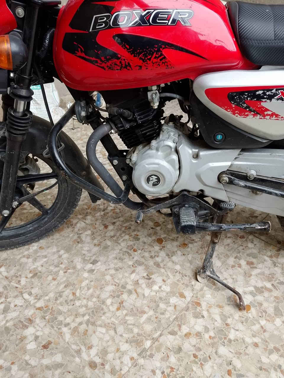 السلام عليكم دراجه للبيع بوكسر جبلي 5 گير موديل 2020 رقم واسط نكليزي تحويل ثاني يوم دراجه بلاد ما ناقصه شي مكينه مفتوحه بوش وبستم وكاله شرط كهربائيات كلها شغاله للاستفسار ***********
