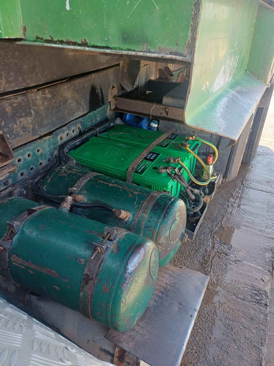 مان صقر قلاب موديل 1996 
رقم سليمانيه انگليزي بأسمي 
5 بستم سوبر تدفئه تبريد جاهزه للشغل 
العنوان ديالى قضاء بلدروز
***********
