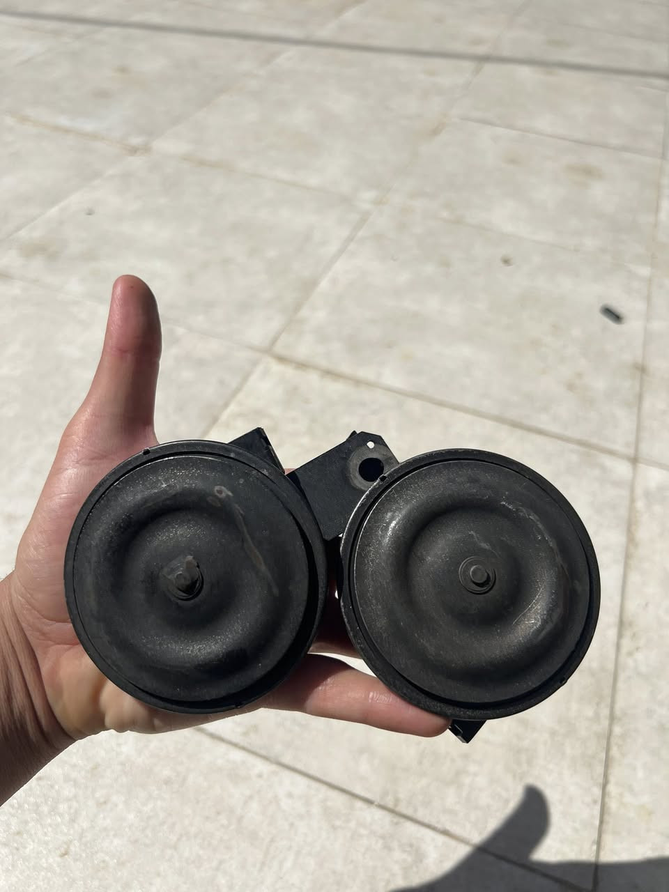 يالله 
سلام عليكم 
للبيع هورنات سيدان 🚘 
فيشة سوده 
هورنات جدد وشرط الفحص 
***********
