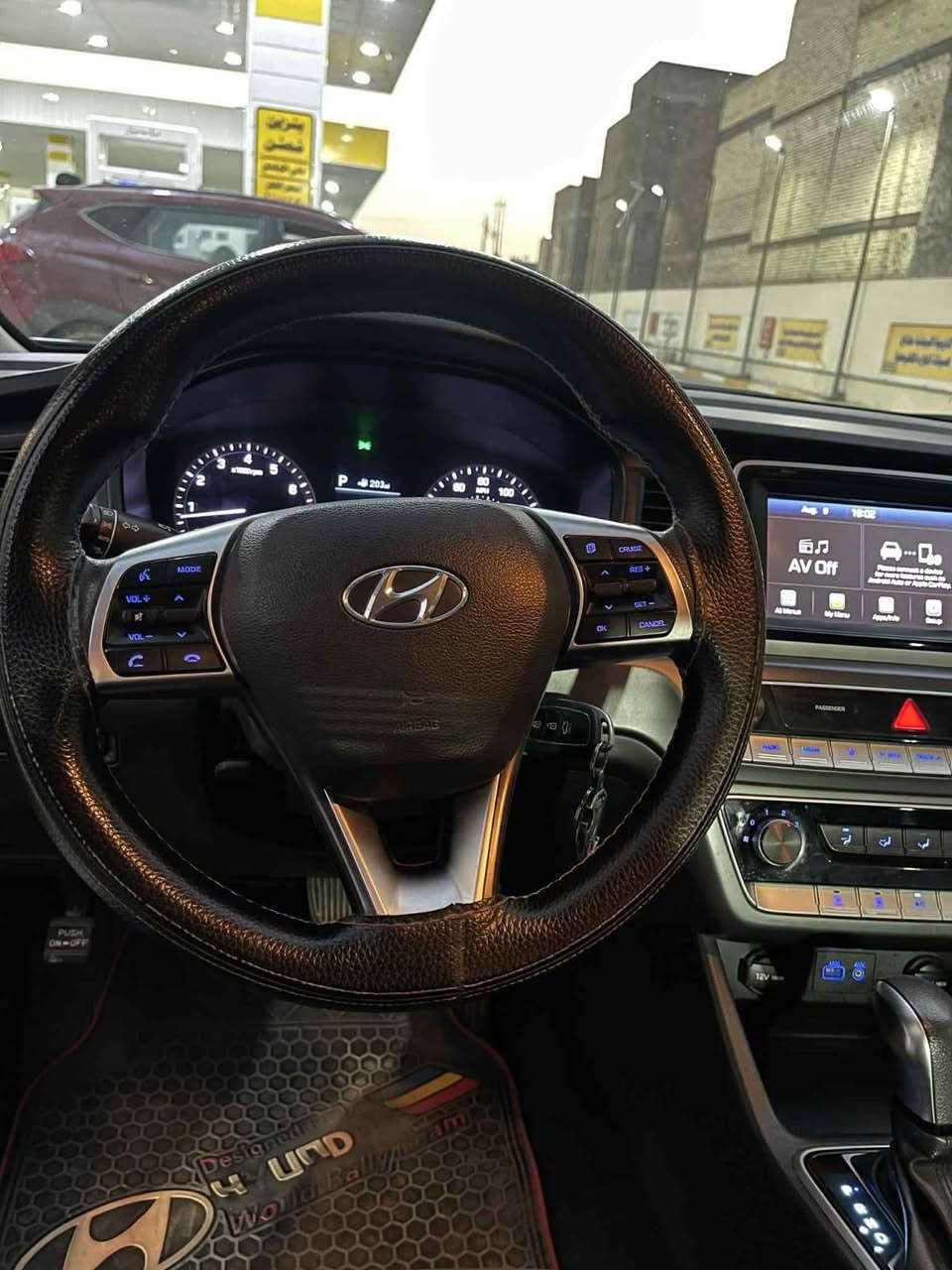 سلام عليكم سونتا امركي بيه صبغ طوك جملغ الخلفي بدون ارباك سياره جاهزه تخم تاير حداديه كير مكينه تبريد كفاله سياره جديده مابيه نقص السعر 127 وبيه مجال ***********
