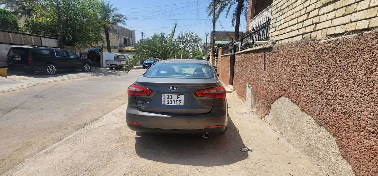 السلام عليكم سيراتو موديل ١٤ محرك ١٦٠٠ دوش فول مواصفات عدا البصمة والكشنات رقم بغداد ياسمي هزةةورقم جديد السعر ٩٨ قفل بدون صبغ بس بارد وصخات مبينة بالصورة حافةةالبنيد بدون اي دواخل والجاملغ بعدة على وضعة مبين بالصورة


**إذا كنت صاحب هذا الإعلان وتريد حذفه لأي سبب، رجاءا أرسل رسالة إلى الدعم الفني**
