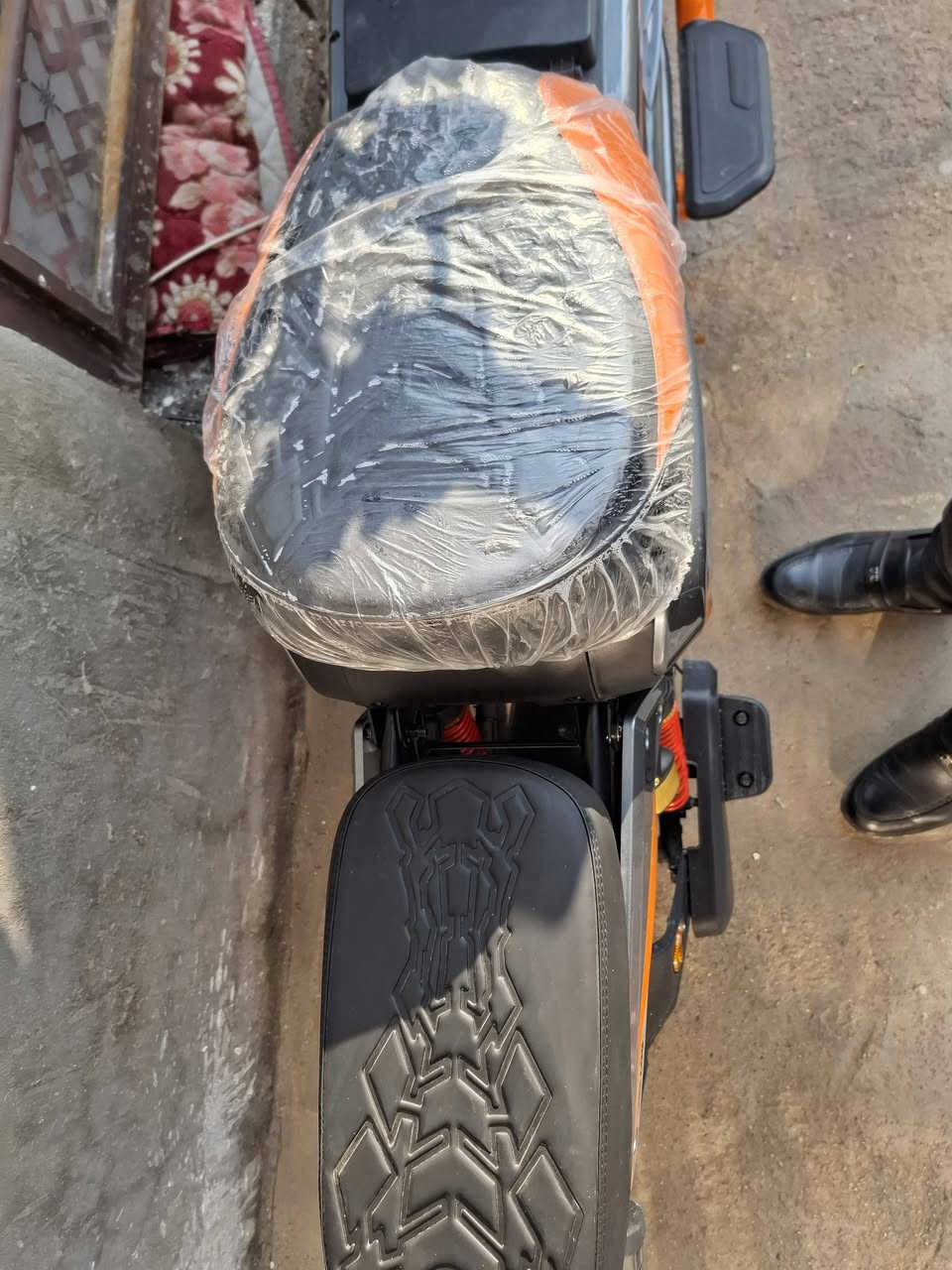 دراجة g900 مديل 2026 الدراجة زيرو توني مشتريه مشحونه ٦ مرات بطاريات 32 توني مشتريه حته الوصل مالته موجود منشور تشتغل بصمة وبيه ام بي ٣ وبيه هواي مواصفات ما اعرفلهن السعر 590 الف 
***********
