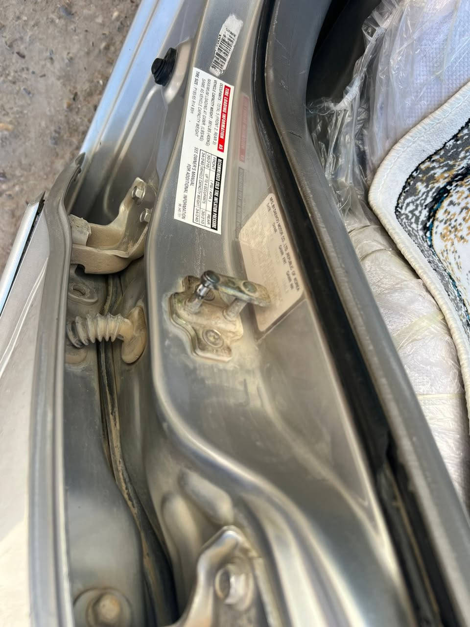 للبيع  دايو نوبوا ٢٠٠١ السياره مرتبه وكسر ومحرك وتحم تاير وتبريد ثلج  بدون ضرر السياره فقط مصبوغه جماليه 
السعر ٤٠ وبيها مجال  للشراي  للاستفسار اتصل على هذا الرقم ***********  يوجد واتس اب
