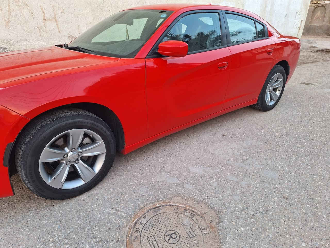 سلام عليكم جارجر موديل ٢٠١٧ رقم سليمانية سنوية ٢٠٣٠ بيهه صبغ فقط الي موظح بالصوره السعر ٢٠٥ وبيهه مجال اتصال ***********
