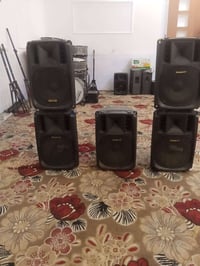 سماعات • مستعملة • ٥ قطع