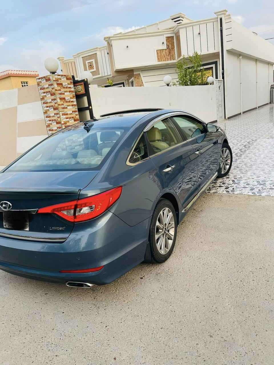 تحية طيبة 
سوناتا 2016 ✅✅ فيروزيه امريكي كلين 
كفاله عدا الدعاميه الاماميه مبدله دعاميه خليجي
ماشيه 100 
رقم بغداد مميز  تحويل مباشر 
مكينه على وضع شركه 
سياره لميتد فول لفول بصمه داخل صاج فتحه دبل كزوز 
لون مميز تنطي لونين بلشمس والفي 
مكاني الانبار 
للاستفسار 
***********
