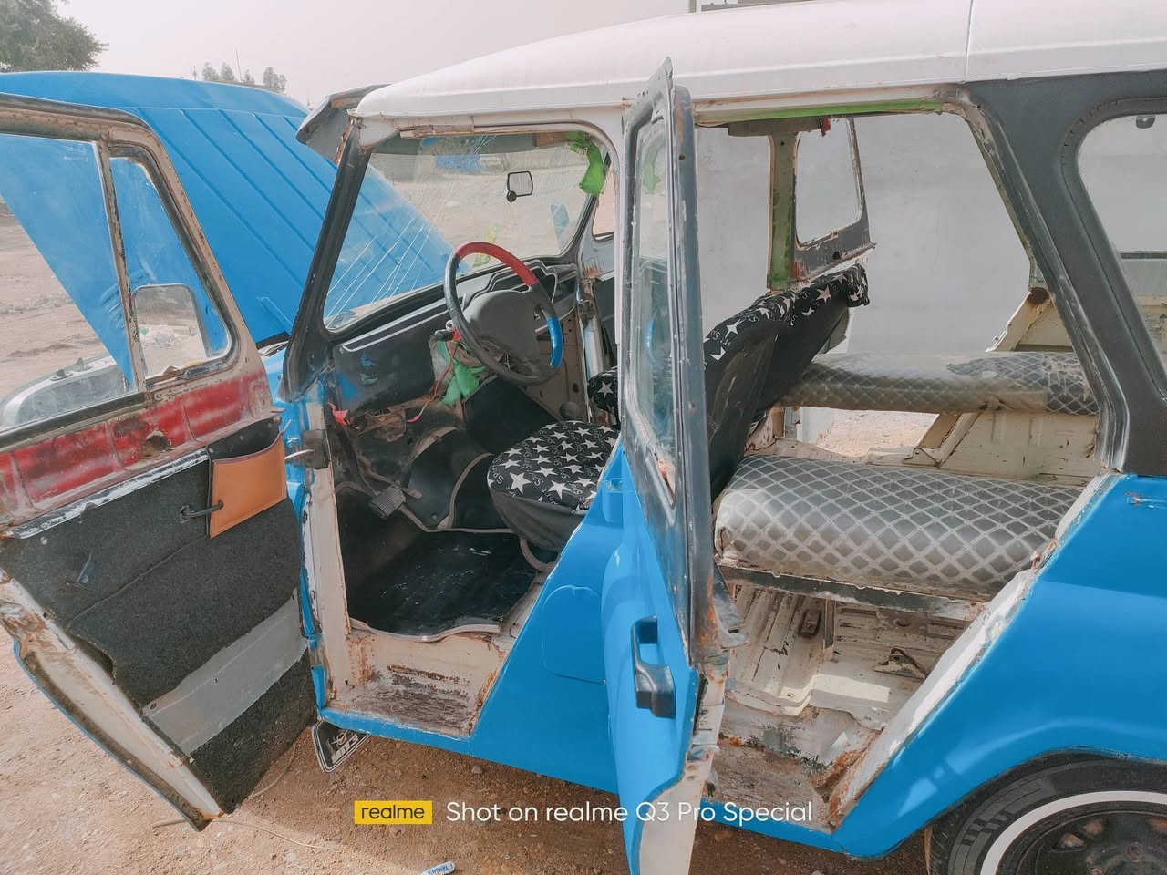 سلام عليكم  شون العزاز
واز 88 بجم كامل  وقماره وربع ابواب 2010
سياره حلوه وجاهزه 
مكين وكير وكسن كفاله 
كهربائيات كلها شغاله 
السعر 4 ملايين وبيها مجال بصيط 
مكان سياره صويره حي لاسرى
رقم تليفون ***********
