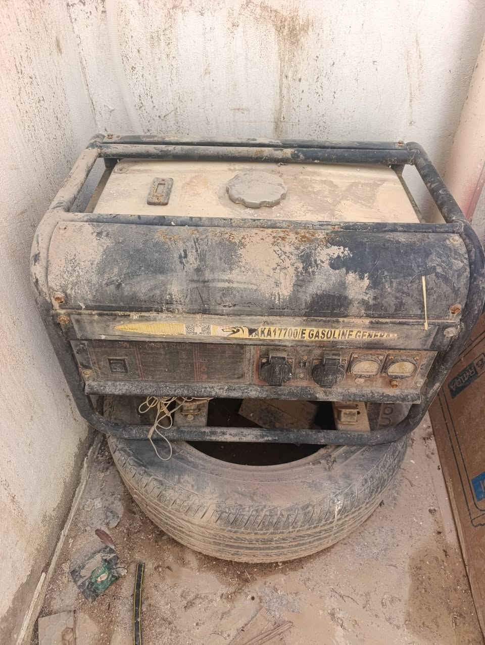 مولده للبيع 12 انبير المولده شغاله بس متروكه منل عام
شدينه طاقة شمسيه وبقت سعره 60 الف وبيه مجال
مكان كوفه براكيه بشارع المطار ***********
