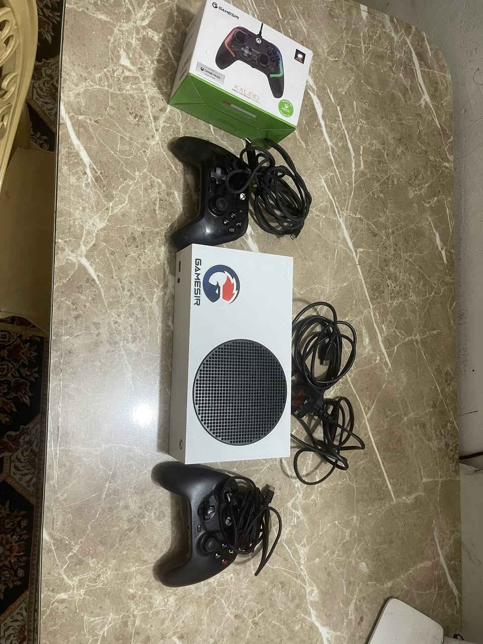 سلام عليكم اخوان سيرس اس للبيع الجهاز نضيف الله شاهد وعلى ايدي كامل ملحقاته ويدات ثنين احترافية ويا كيم باس شهرين السعر ٣٧٠ وبي مجال بسيط العنوان بغداد الرصافه *********** واتساب
