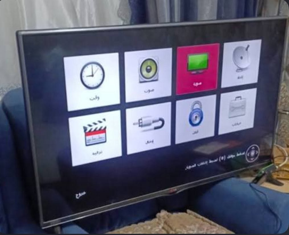 سلام عليكم عدي مبردة وبلازمه وسبلت وتخم شيله مال بيت متوزي على بيعتهن البلازمه ٨٠وتخم ٩٠والسبلت ١٢٥ والمبرده 
٣٥عوزه واتربم بيهن  مجال إذا شلعه كلهن مكانيّ لطيفيه***********
