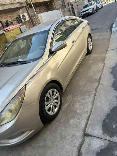 سوناتا موديل 2011 وارد امريكي 
محرك 2400 سياره بيها ٤ قطع جاملغات وقبق جنطه صبغ جاهزه اي نقص مابيها السعر 90 

***********
