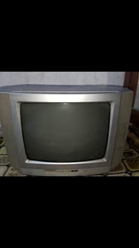 تلفزيون شغال • سعر مناسب • محتاج