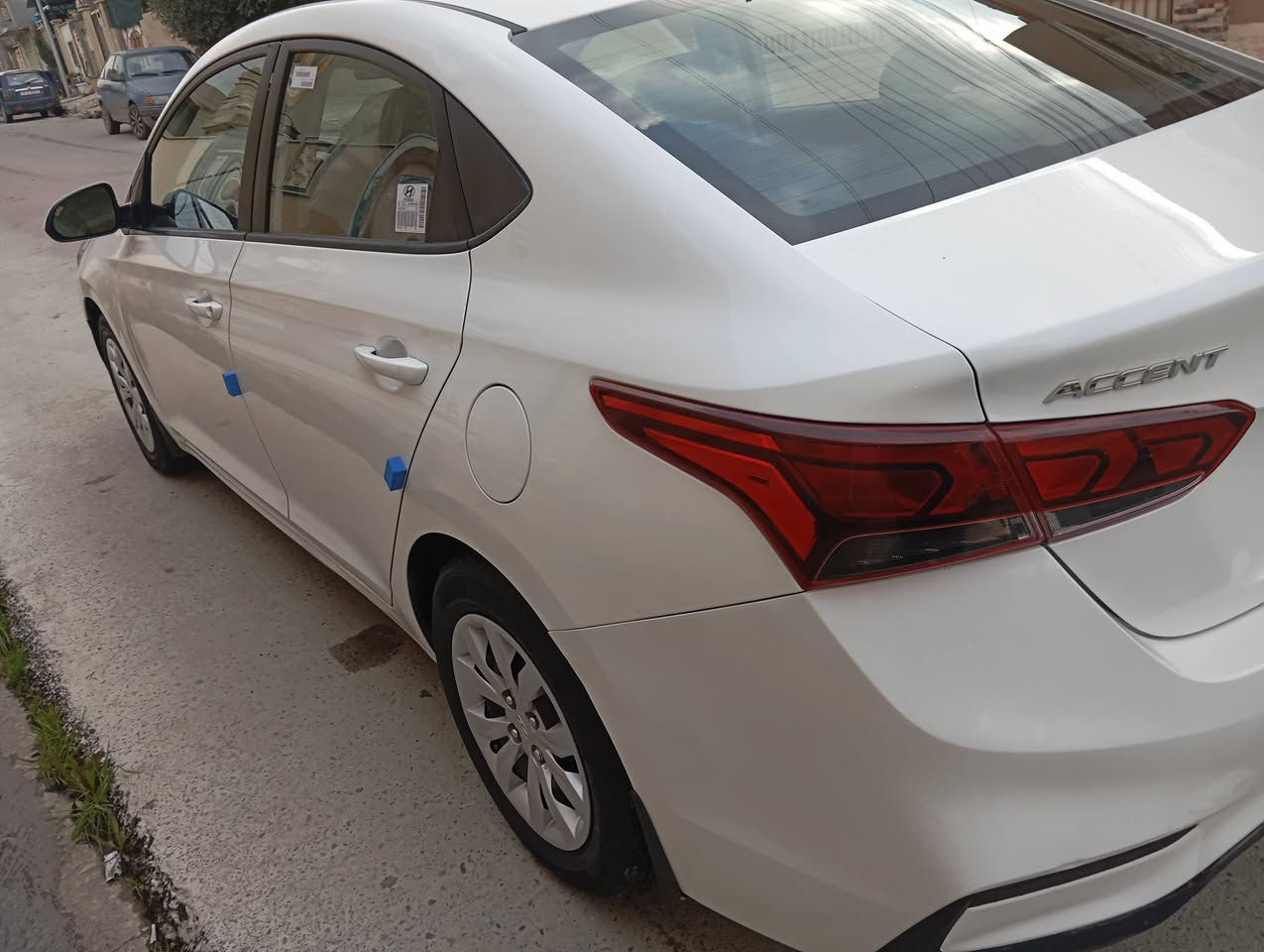 هونداي اكسنت موديل ٢٠٢١ رقم وهزة وسنوية جديدة محرك( دوش) وشرط المحرك والكير  ضرر موضح بالصورة خفيف  وشرط بدون ايرباك السعر ( ١١٧ ورقة وبيها) مجال للاتصال بالرقم ( ***********  او   ***********)          ***********/   ***********
